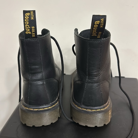 Doc Martens like new 1460 lace up boot - Picture 5 of 7